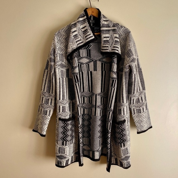 FDJ | Long Abstract Collared Thick Knit Sweater Cardigan w/ Pockets - Picture 1 of 4
